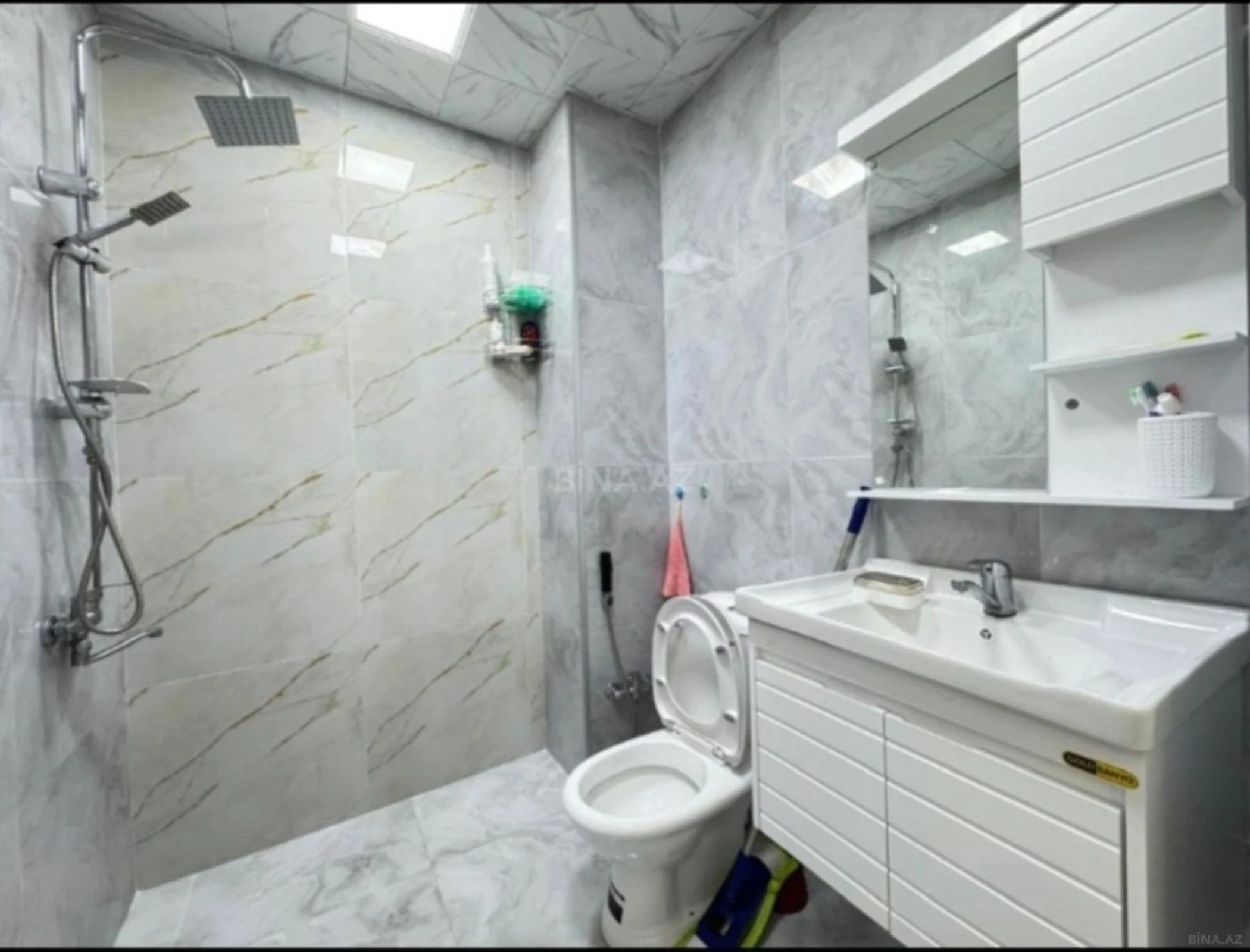 Kirayə verilir 2 otaqlı mənzil 65 m²