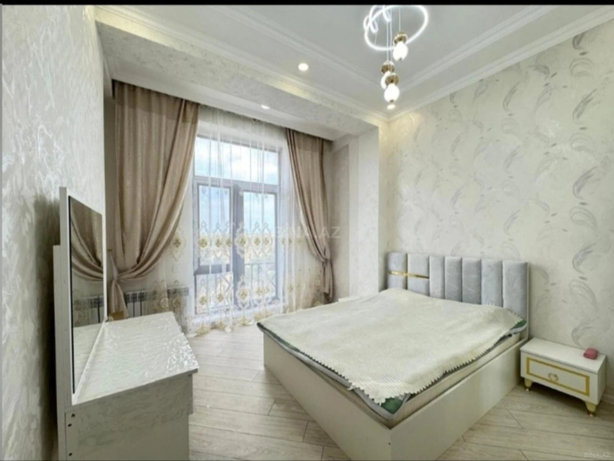 Kirayə verilir 2 otaqlı mənzil 65 m²