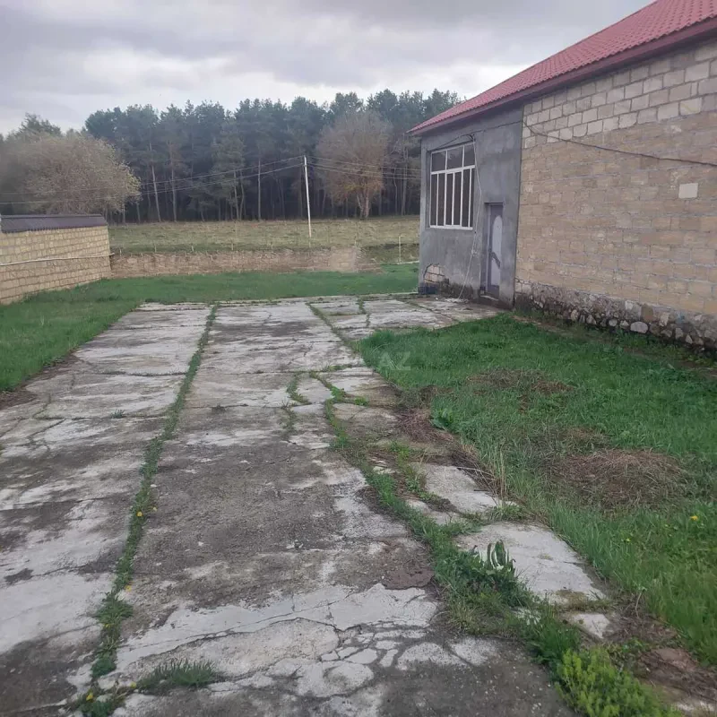 Satılır 4 otaqlı həyət evi 143 m²