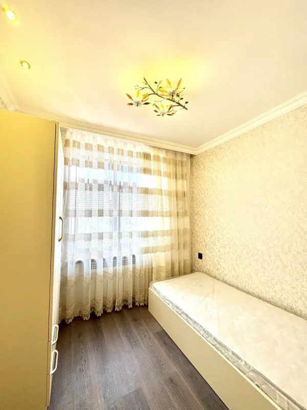 Satılır 2 otaqlı mənzil 45 m²