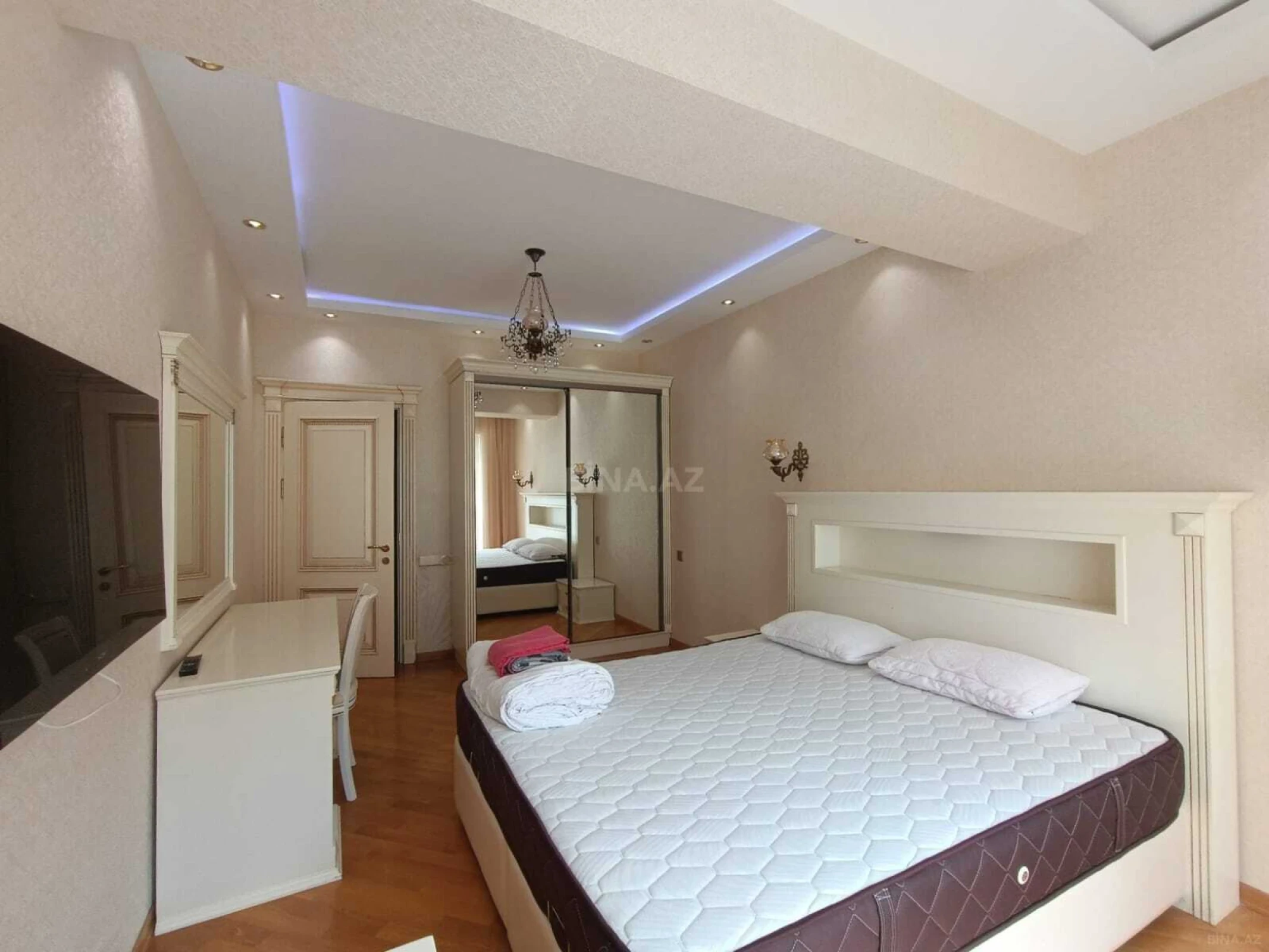 Kirayə verilir 3 otaqlı mənzil 110 m²