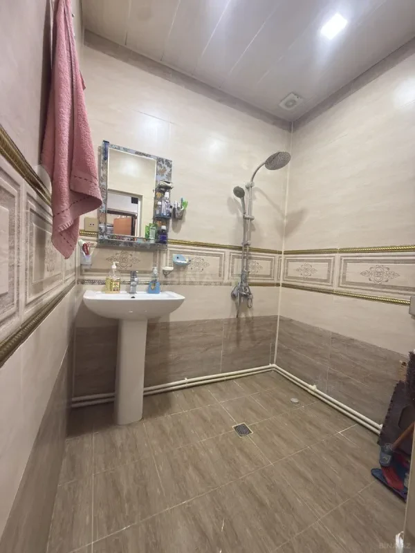 Satılır 2 otaqlı mənzil 70 m²