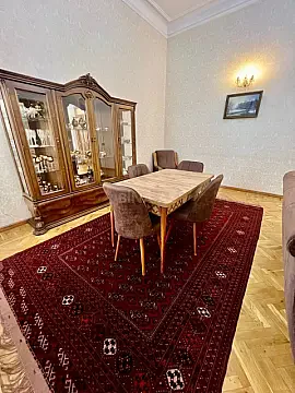 Kirayə verilir 3 otaqlı mənzil 105 m²