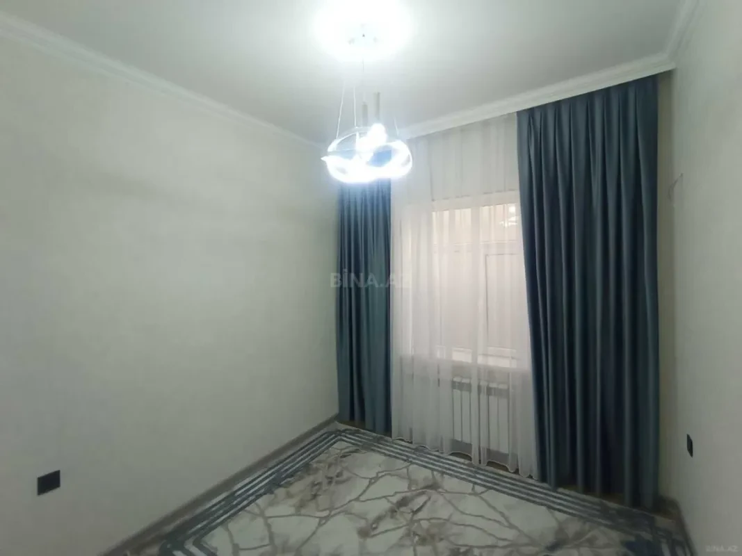 Satılır 4 otaqlı həyət evi 240 m²