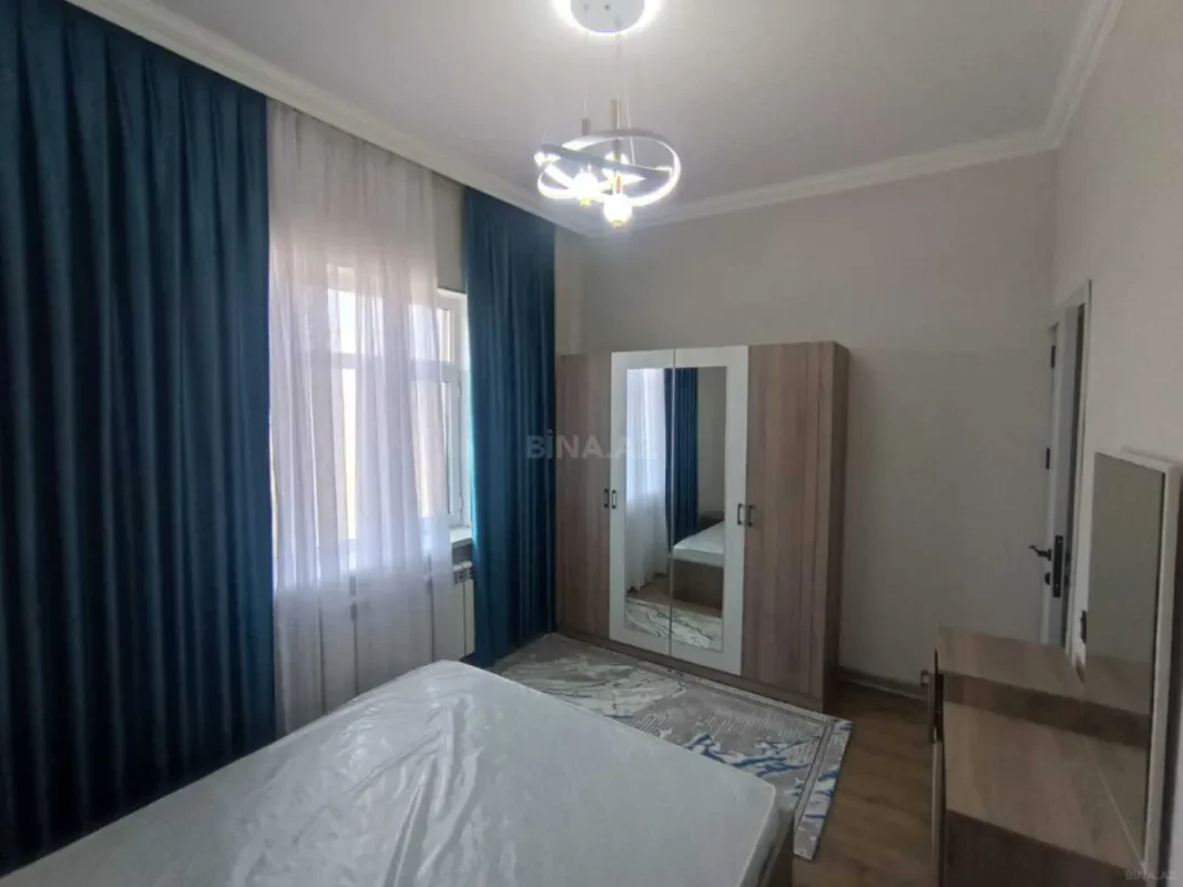 Satılır 4 otaqlı həyət evi 240 m²