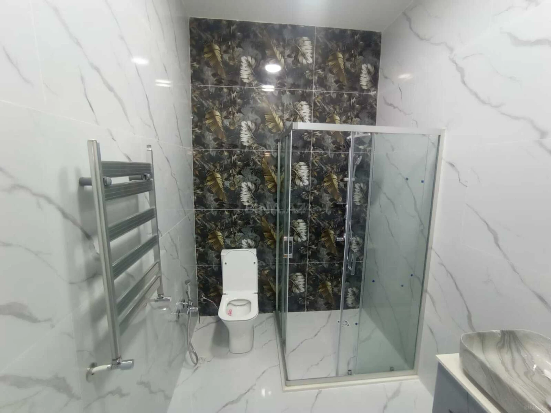 Satılır 4 otaqlı həyət evi 240 m²