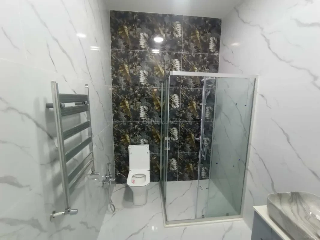 Satılır 4 otaqlı həyət evi 240 m²