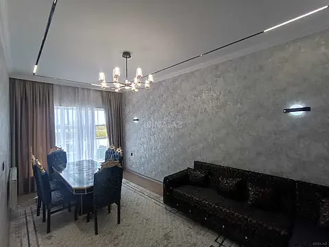 Satılır 4 otaqlı həyət evi 240 m²