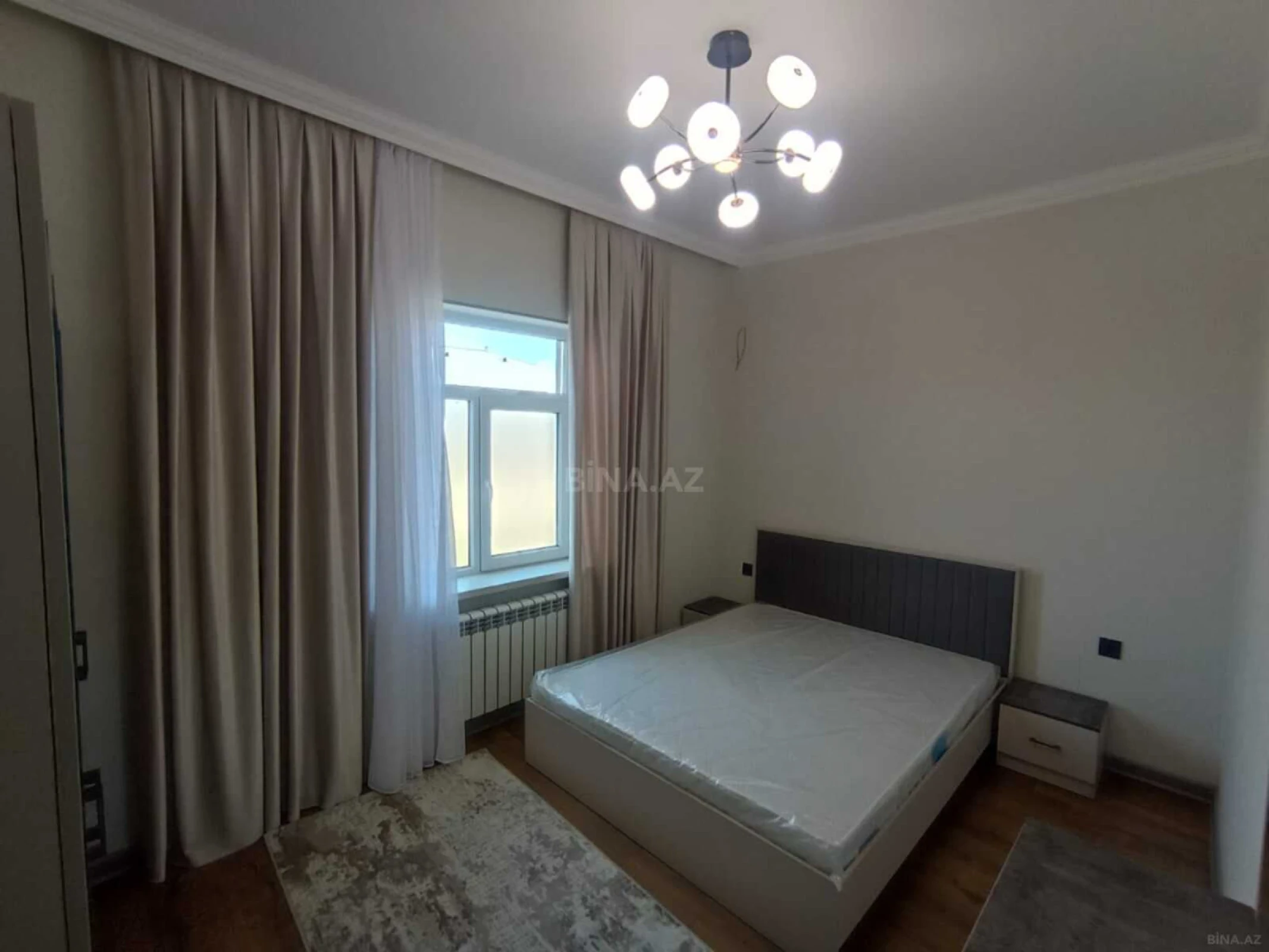 Satılır 4 otaqlı həyət evi 240 m²