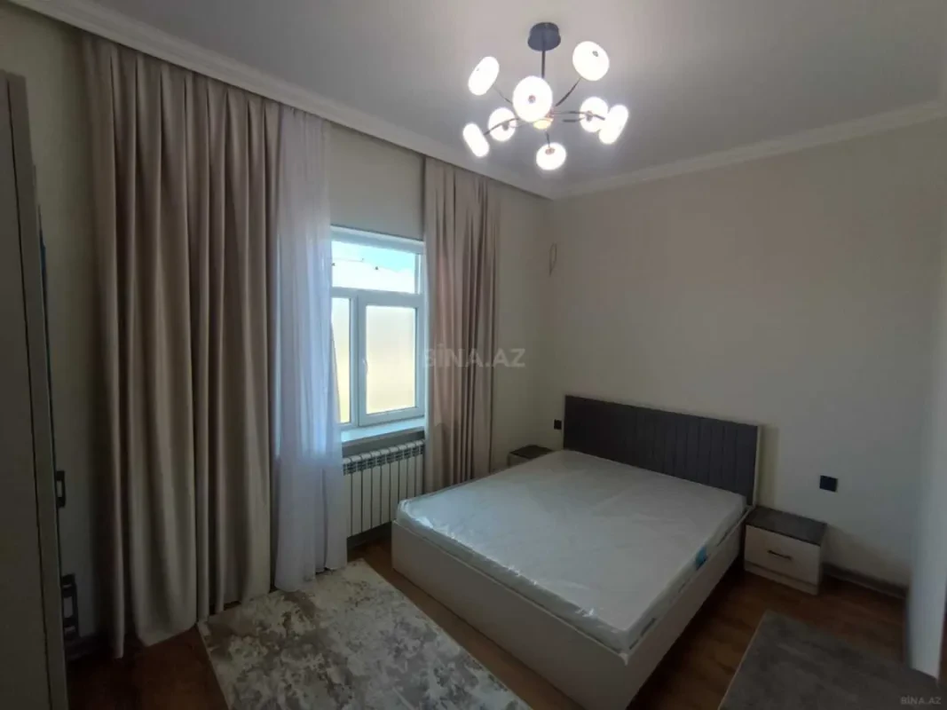 Satılır 4 otaqlı həyət evi 240 m²