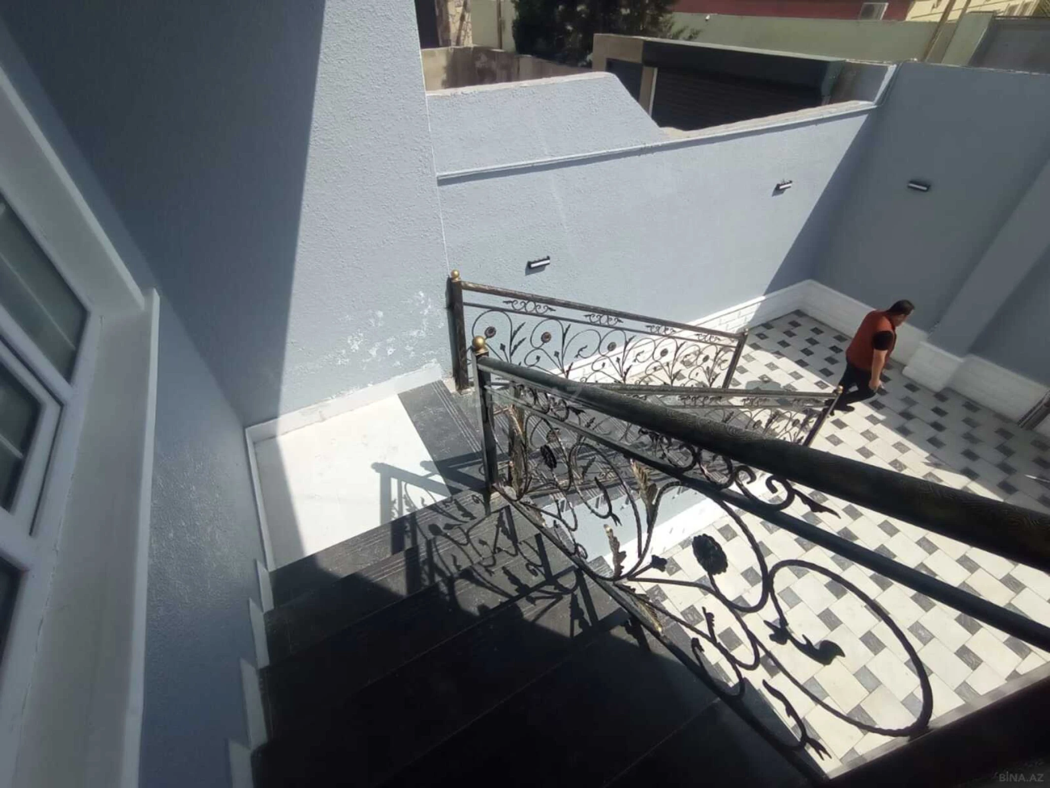 Satılır 4 otaqlı həyət evi 240 m²