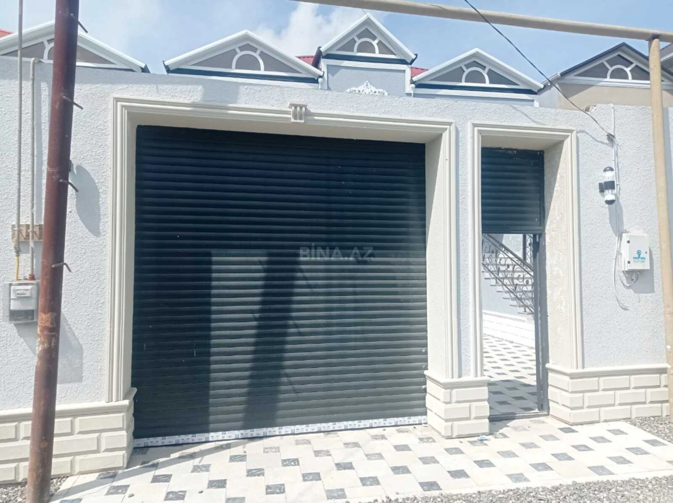 Satılır 4 otaqlı həyət evi 240 m²