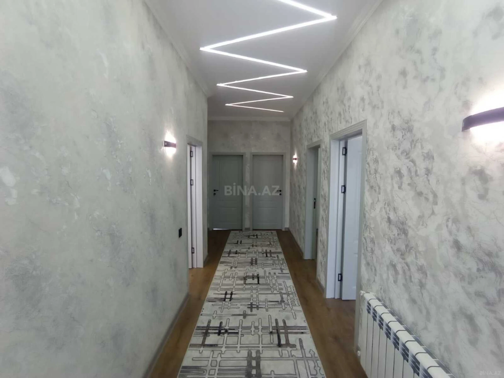 Satılır 4 otaqlı həyət evi 240 m²