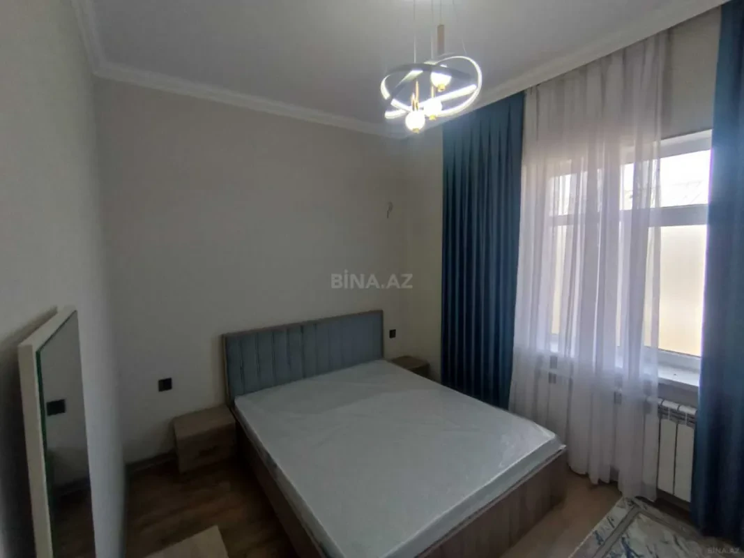 Satılır 4 otaqlı həyət evi 240 m²