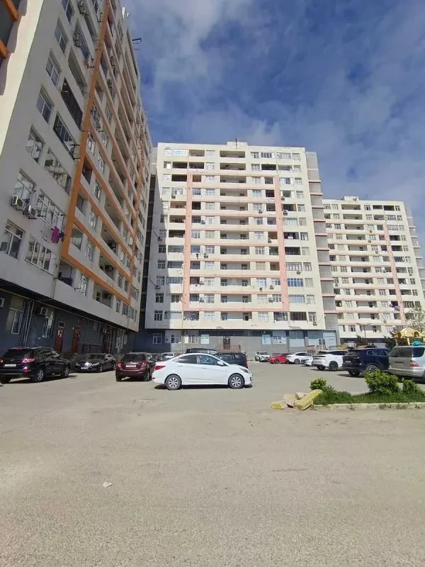 Satılır 3 otaqlı mənzil 84 m²