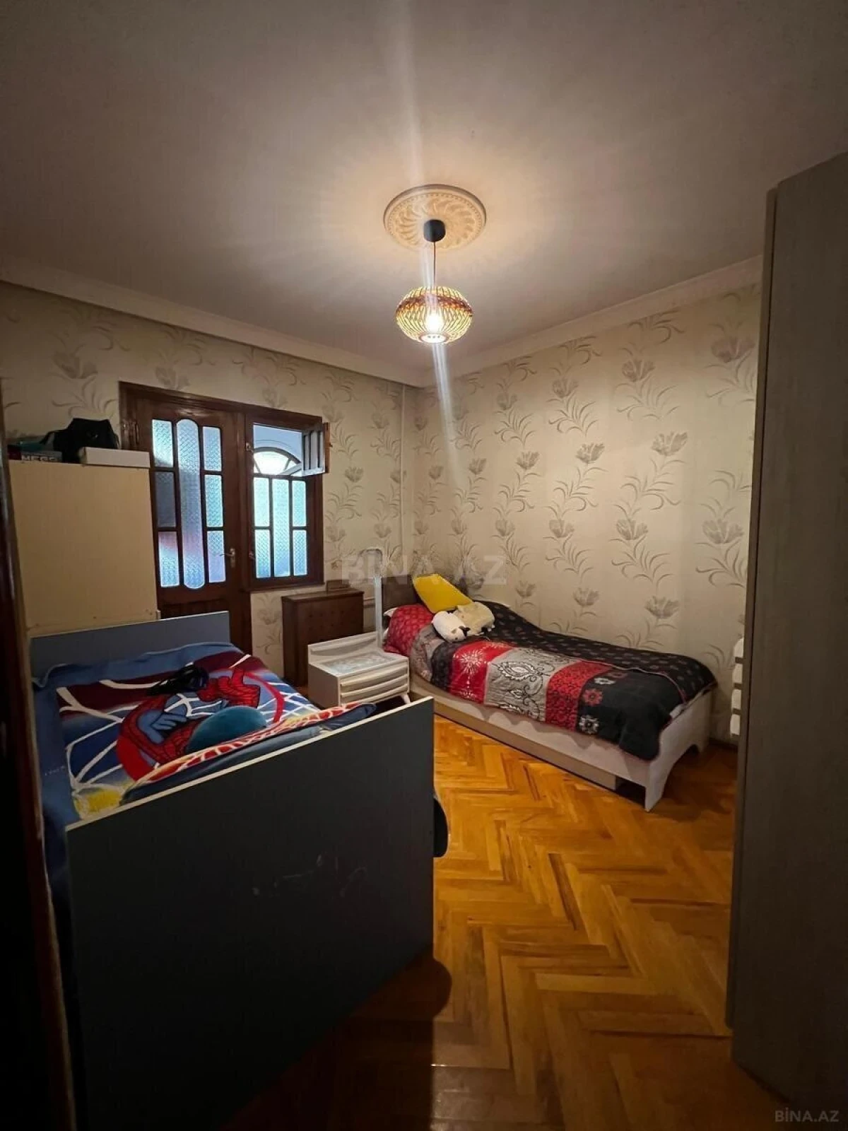 Satılır 5 otaqlı mənzil 145 m²