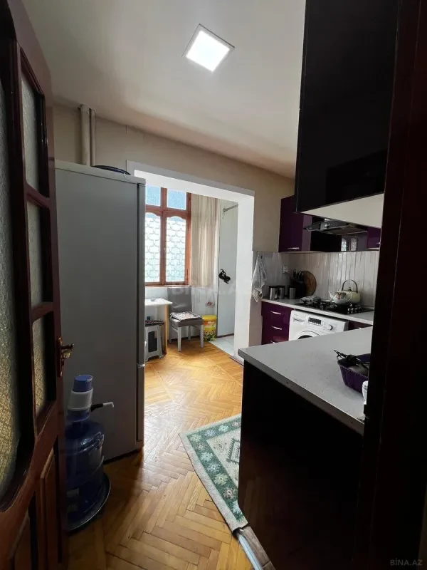 Satılır 5 otaqlı mənzil 145 m²