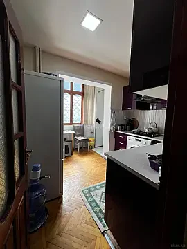 Satılır 5 otaqlı mənzil 145 m²