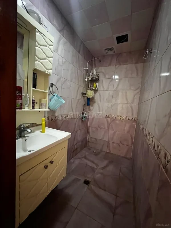 Satılır 5 otaqlı mənzil 145 m²