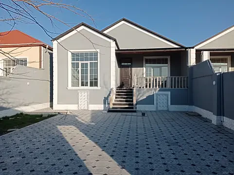 Satılır 4 otaqlı həyət evi 140 m²