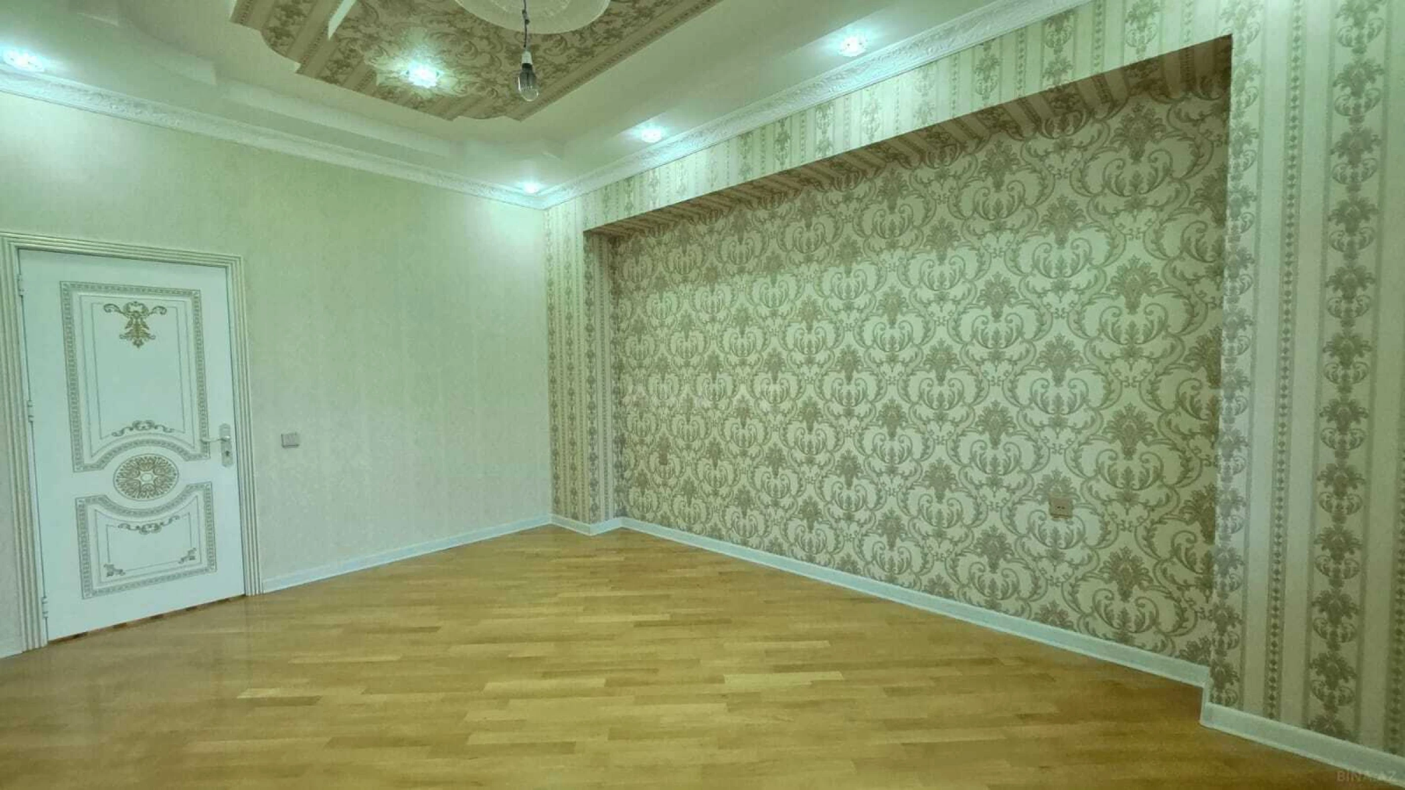Satılır 3 otaqlı mənzil 147 m²