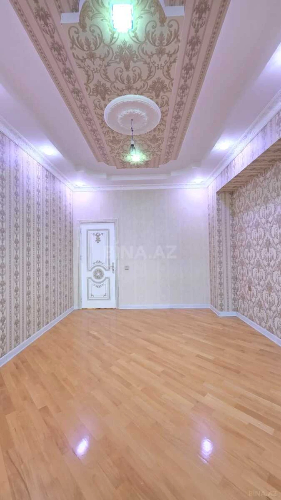 Satılır 3 otaqlı mənzil 147 m²