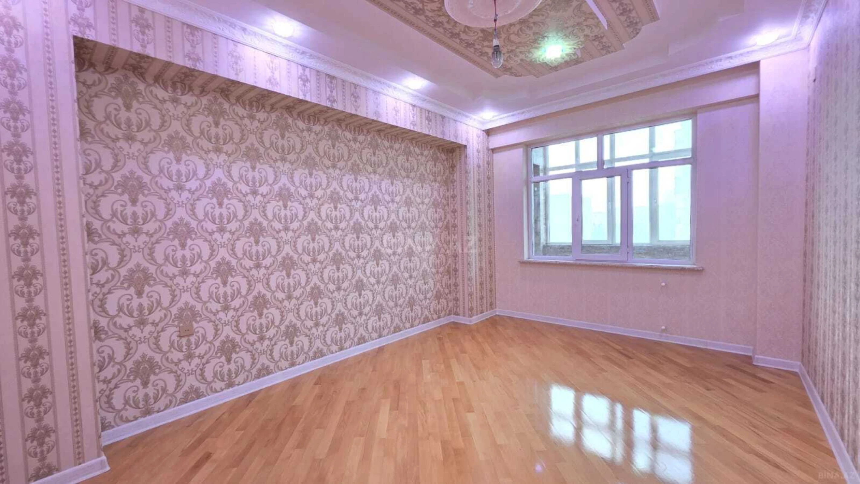 Satılır 3 otaqlı mənzil 147 m²