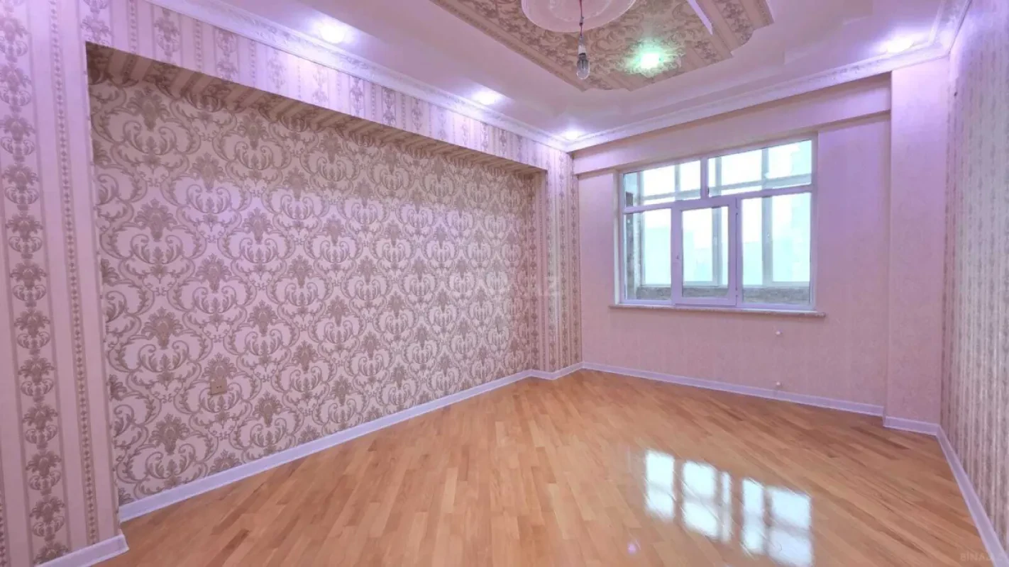 Satılır 3 otaqlı mənzil 147 m²