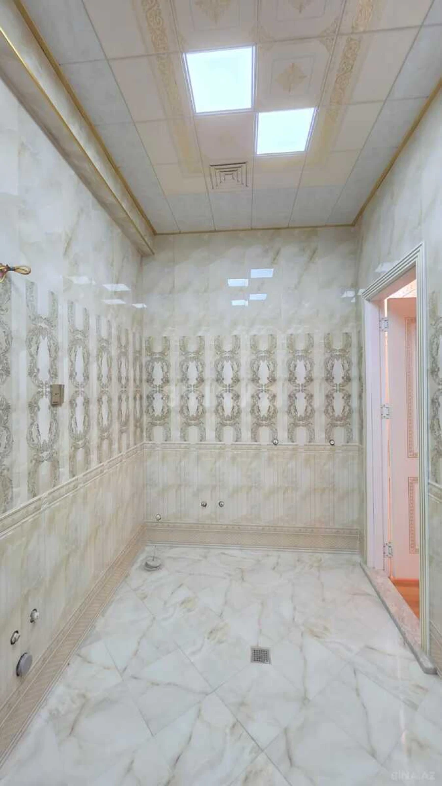 Satılır 3 otaqlı mənzil 147 m²