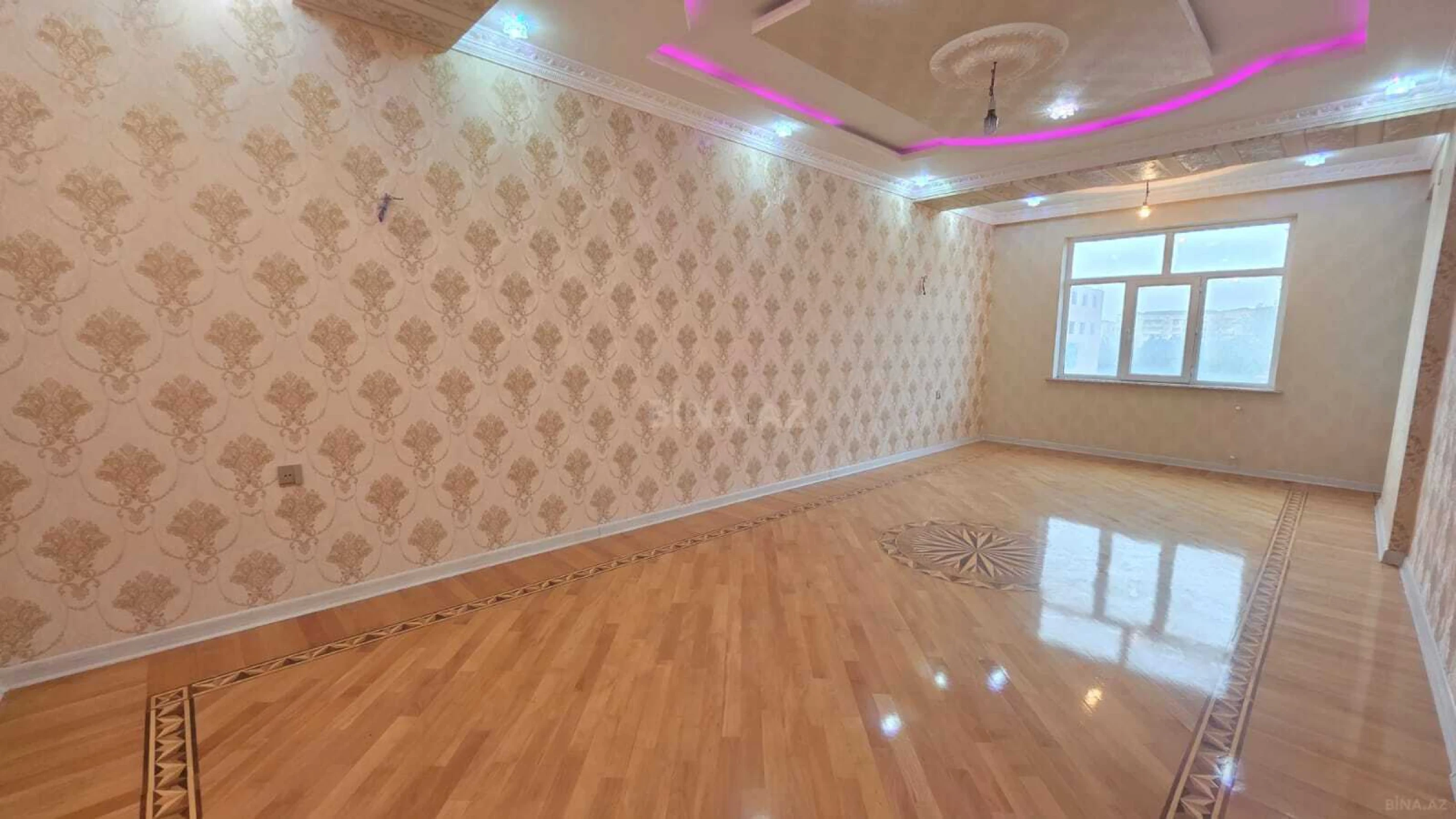 Satılır 3 otaqlı mənzil 147 m²