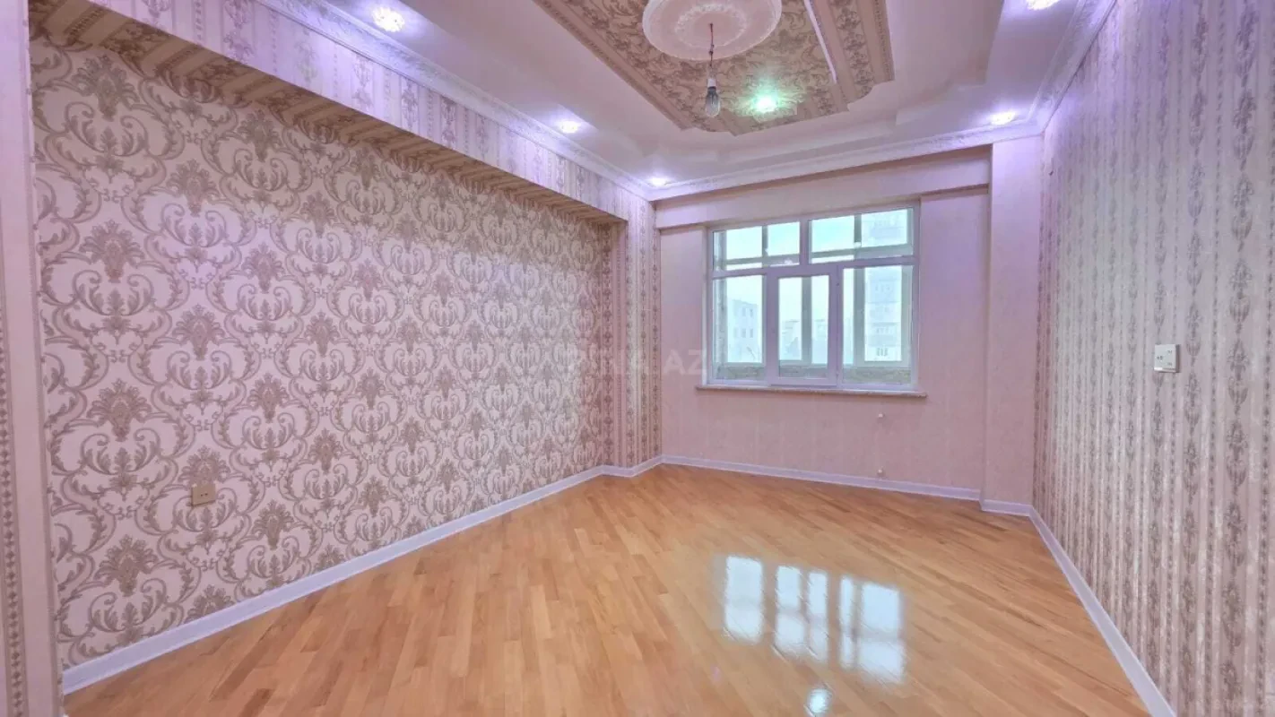 Satılır 3 otaqlı mənzil 147 m²