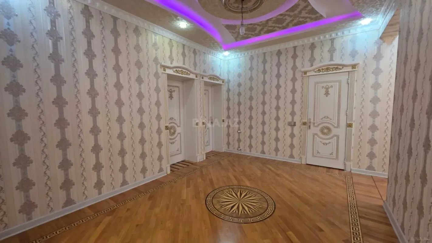 Satılır 3 otaqlı mənzil 147 m²