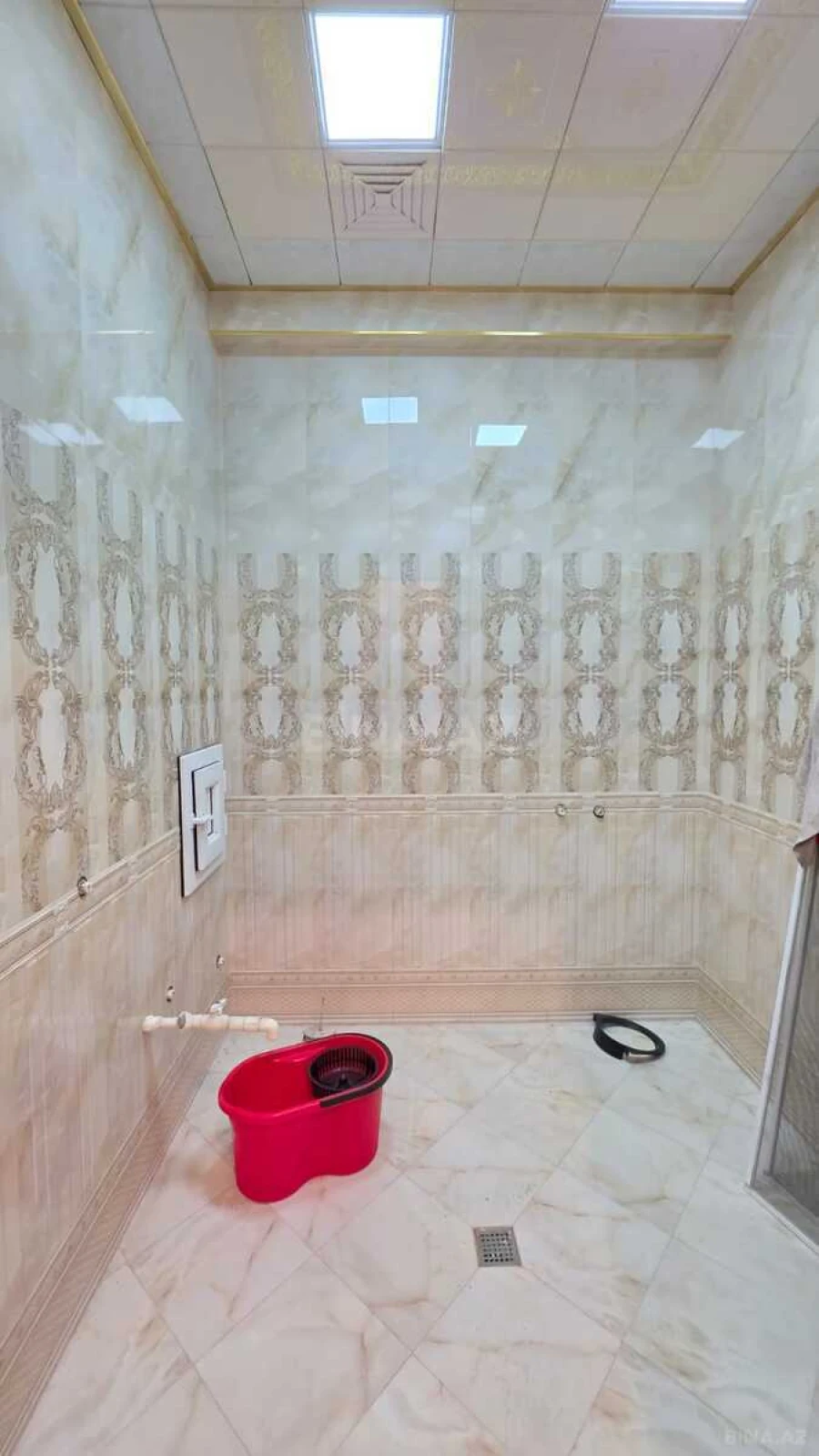 Satılır 3 otaqlı mənzil 147 m²