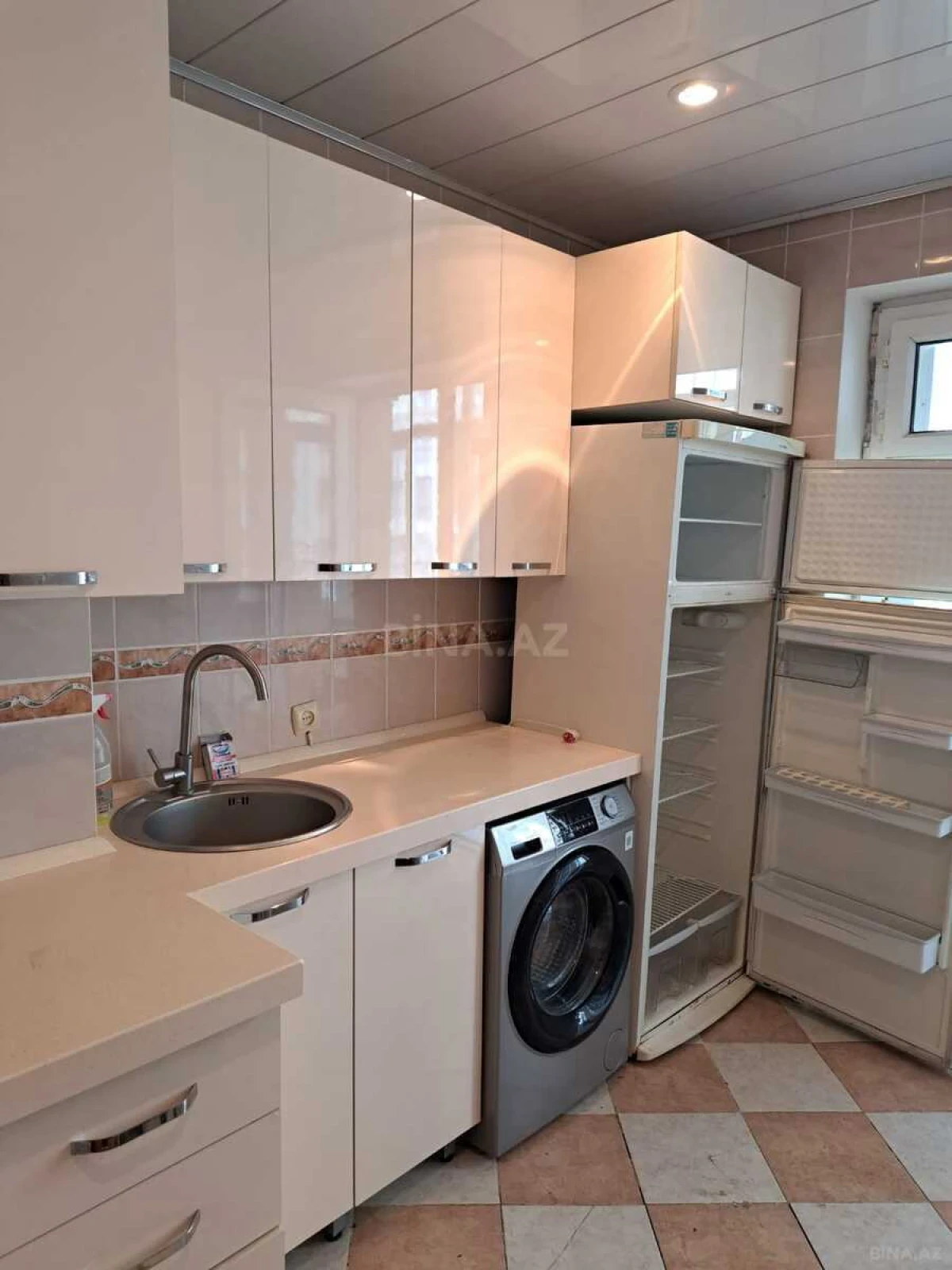 Kirayə verilir 2 otaqlı mənzil 55 m²