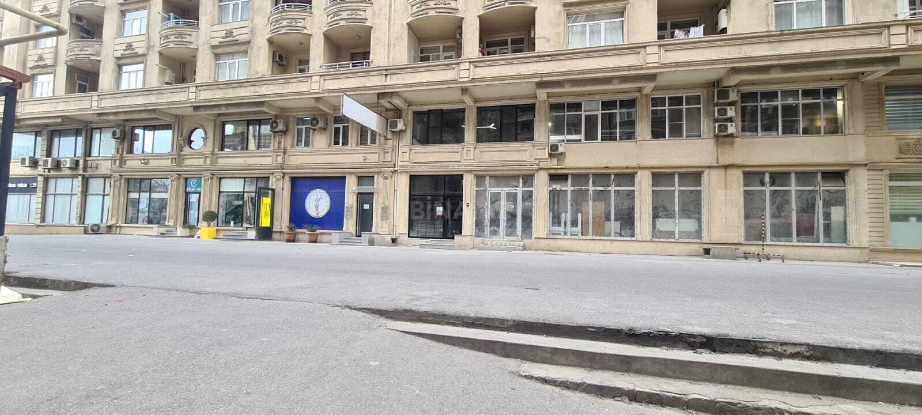 Kirayə verilir 7 otaqlı ofis 270 m²