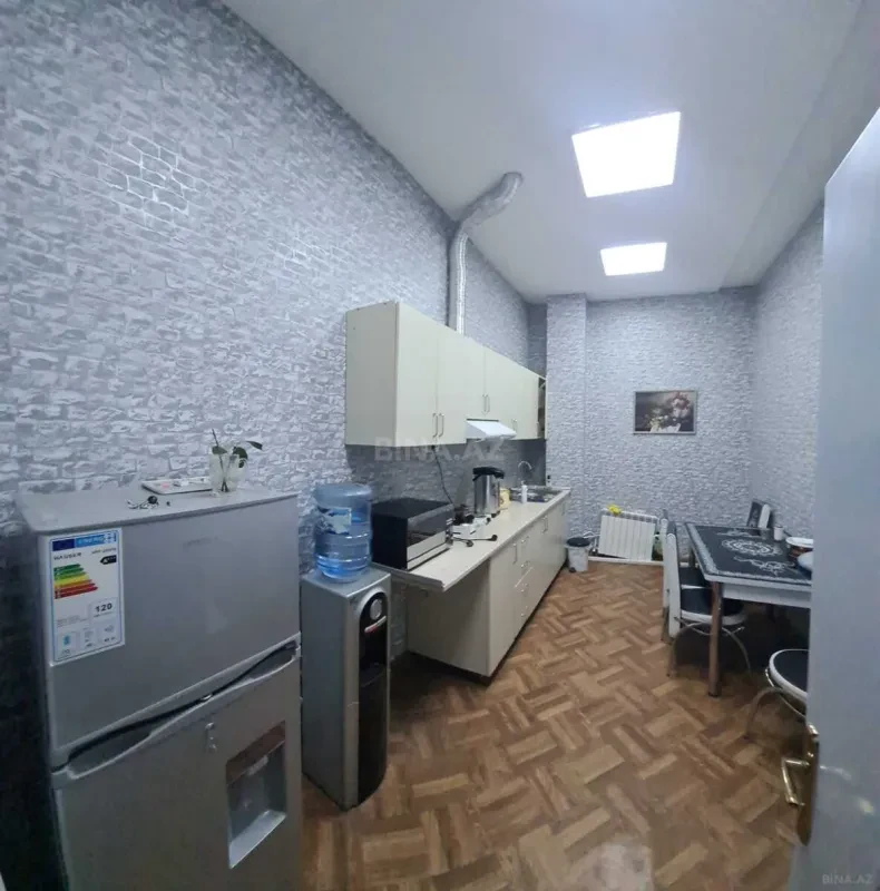 Kirayə verilir 7 otaqlı ofis 270 m²