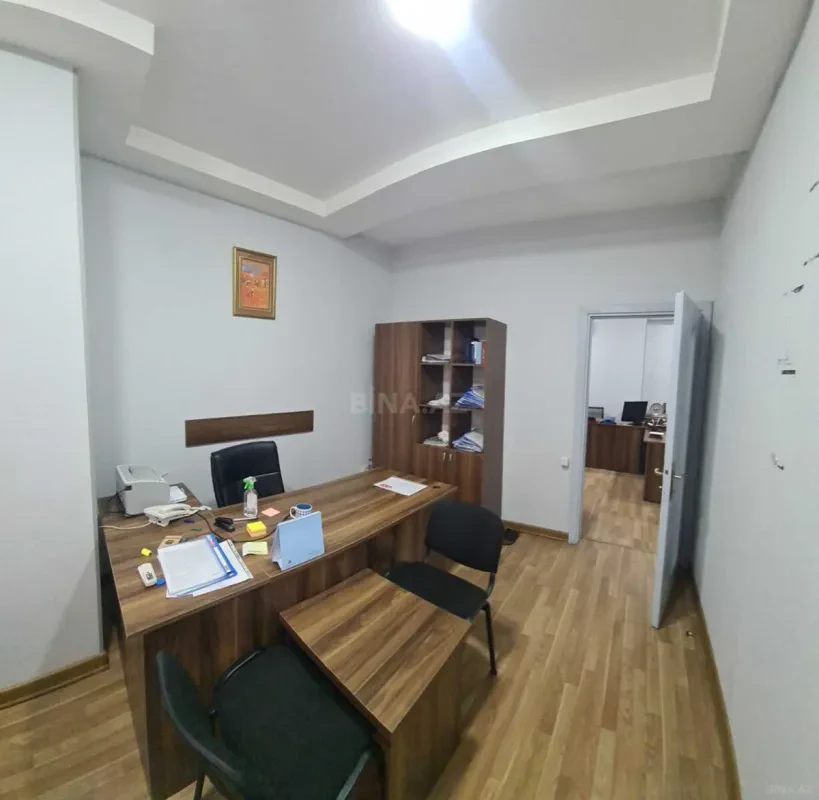 Kirayə verilir 7 otaqlı ofis 270 m²