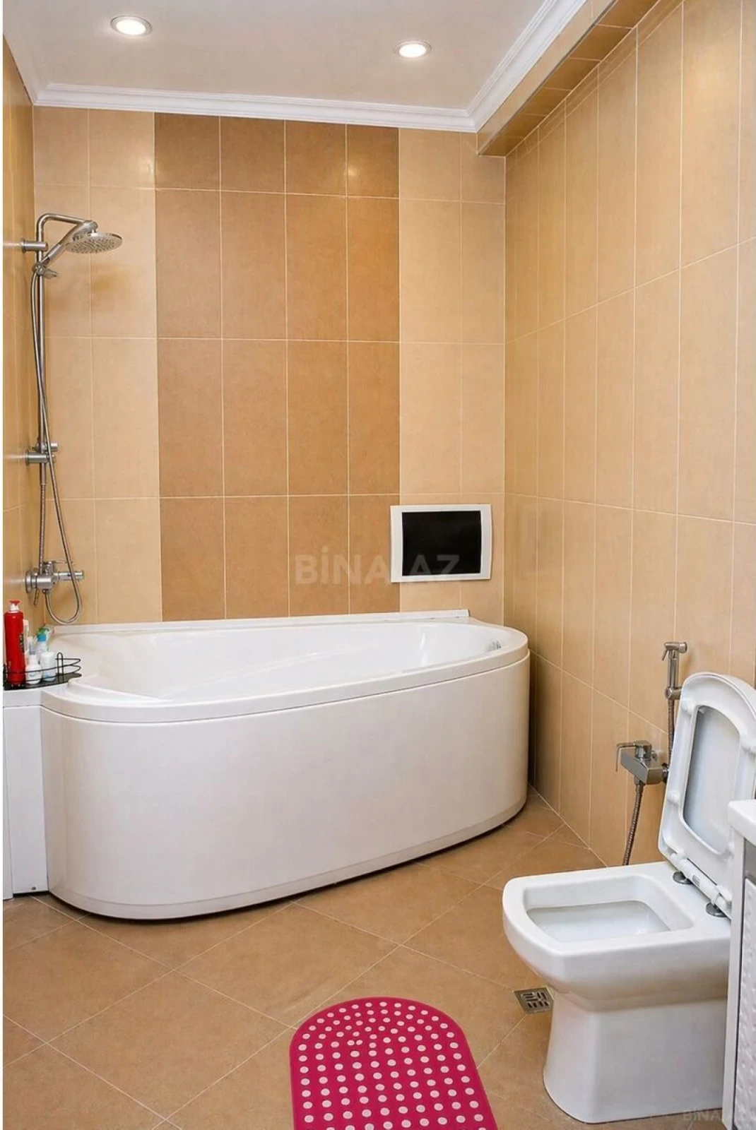 Satılır 4 otaqlı mənzil 220 m²