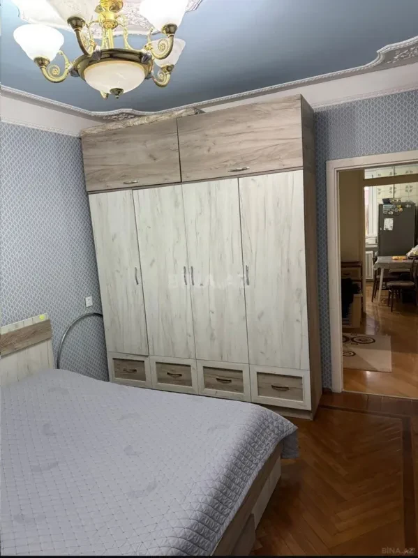 Satılır 4 otaqlı mənzil 100 m²
