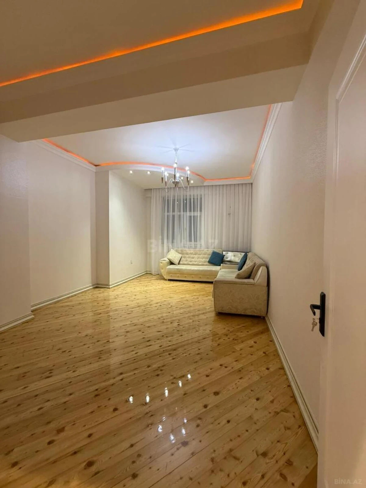 Satılır 2 otaqlı mənzil 73 m²