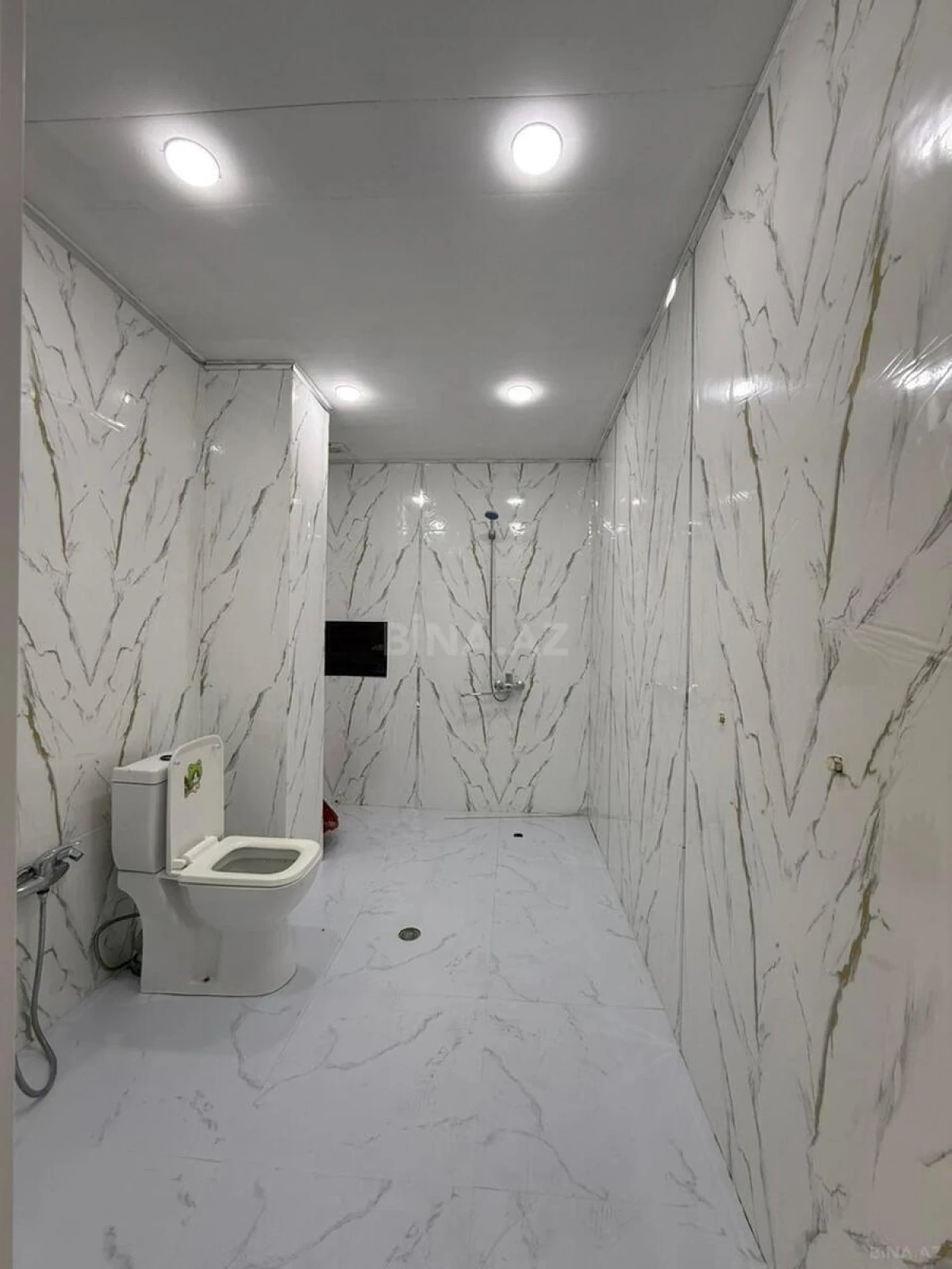 Satılır 2 otaqlı mənzil 73 m²
