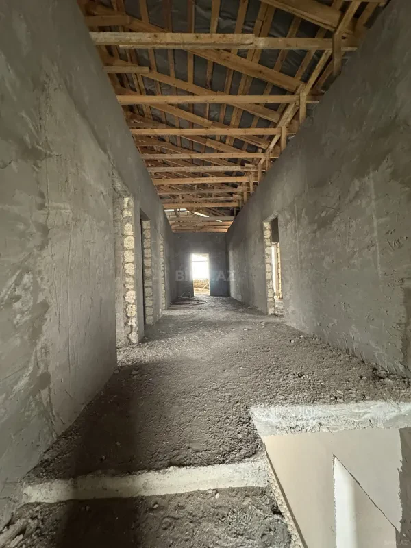 Satılır 8 otaqlı həyət evi 504 m²