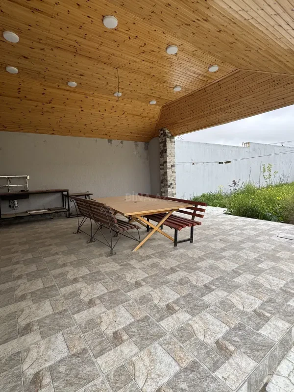 Satılır 8 otaqlı həyət evi 504 m²