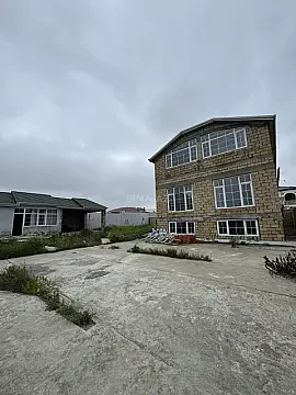 Satılır 8 otaqlı həyət evi 504 m²