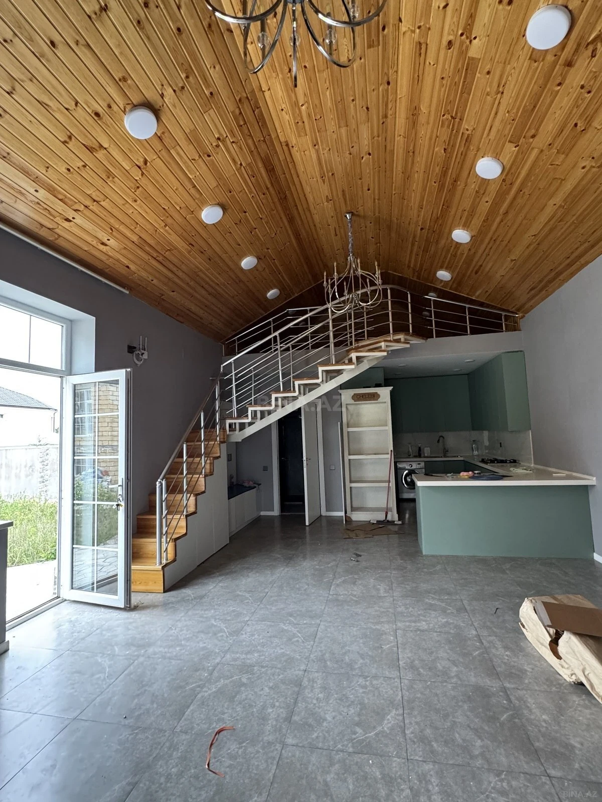 Satılır 8 otaqlı həyət evi 504 m²