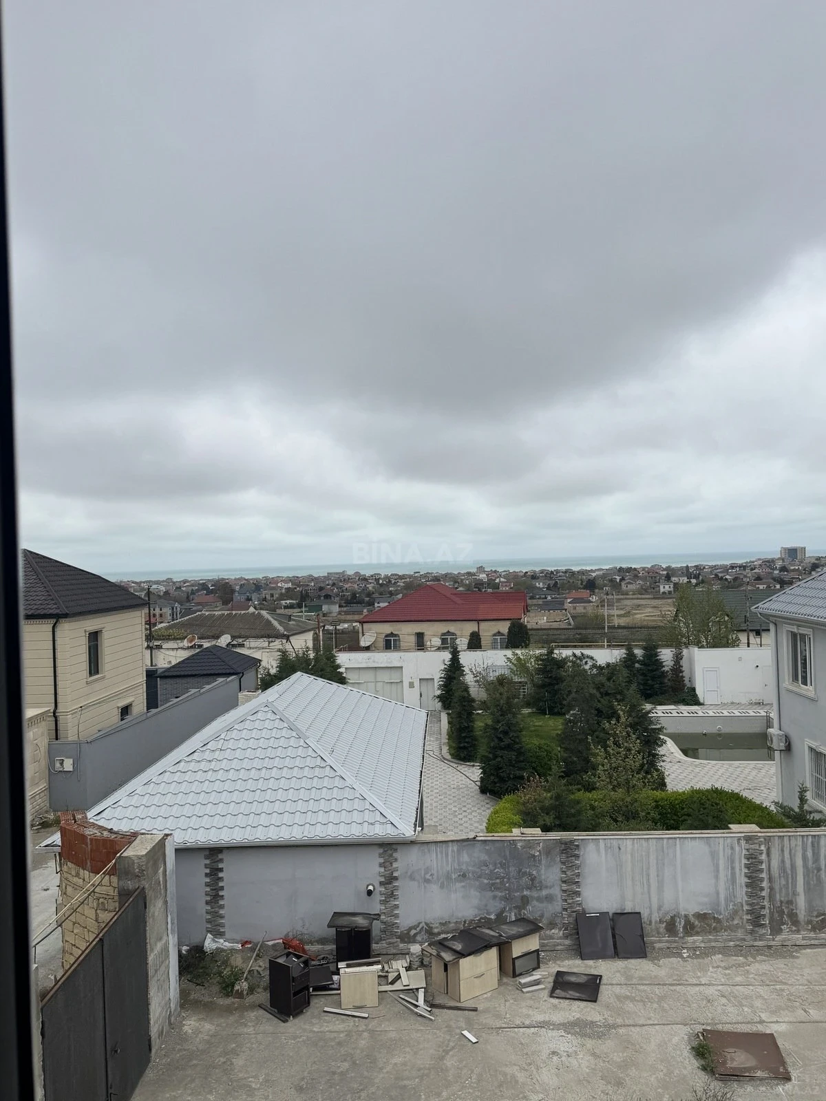 Satılır 8 otaqlı həyət evi 504 m²