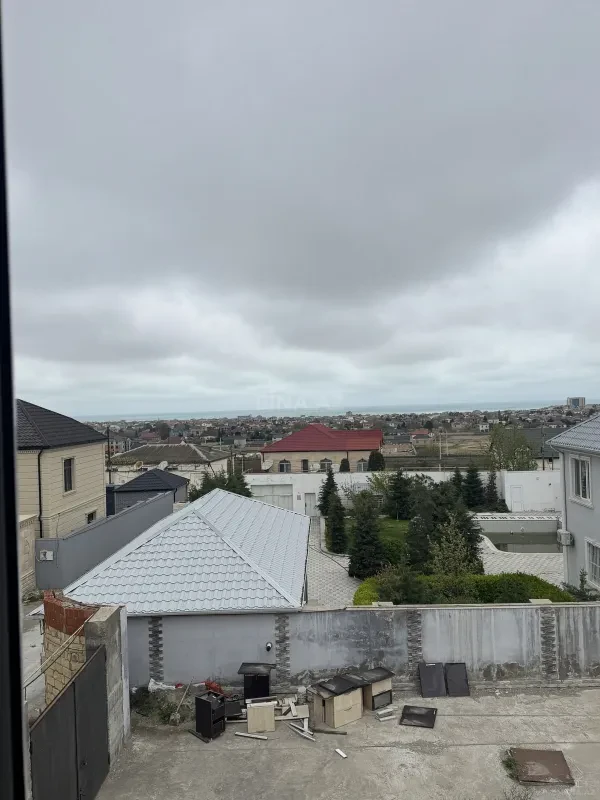 Satılır 8 otaqlı həyət evi 504 m²