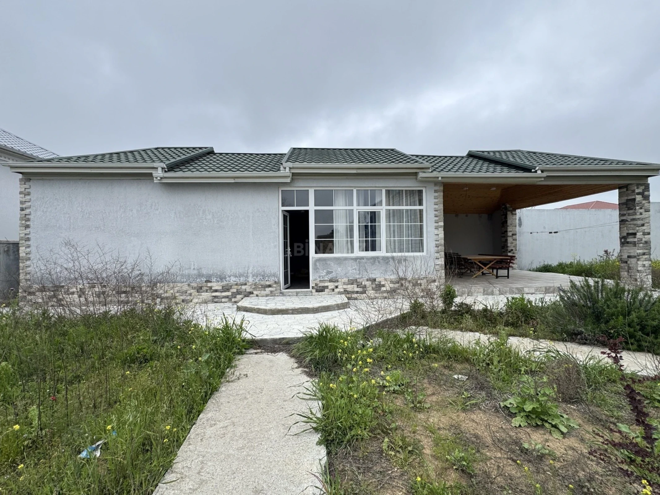 Satılır 8 otaqlı həyət evi 504 m²