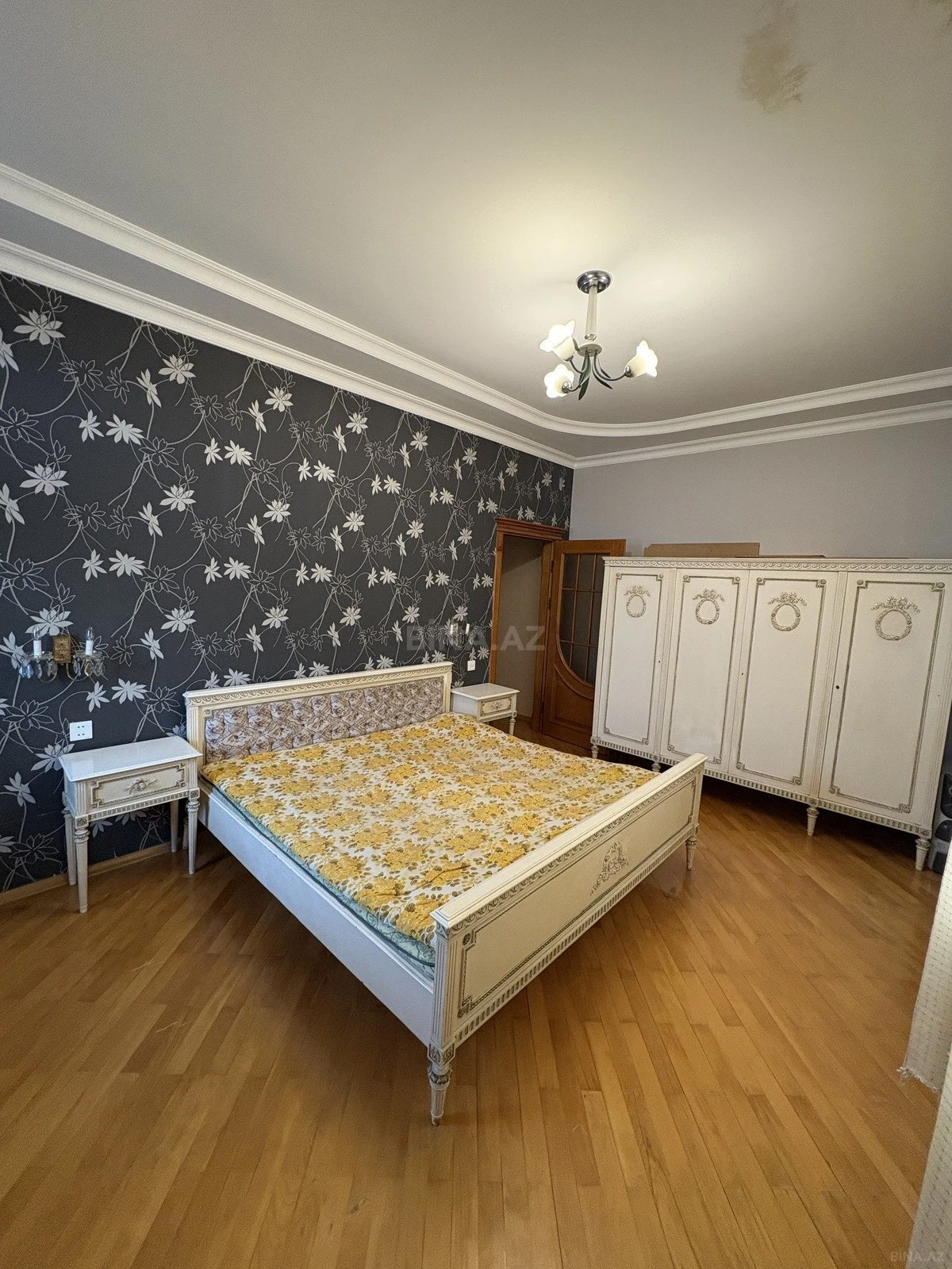 Kirayə verilir 2 otaqlı mənzil 80 m²