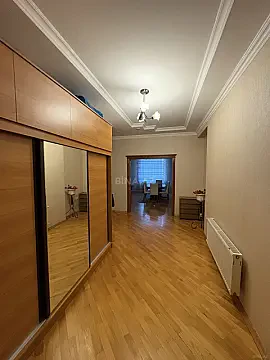 Kirayə verilir 2 otaqlı mənzil 80 m²